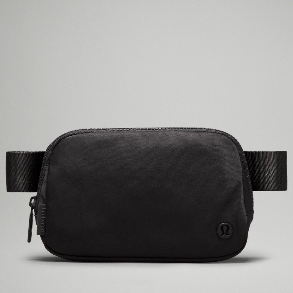 lululemon Black Belt Bag 1L